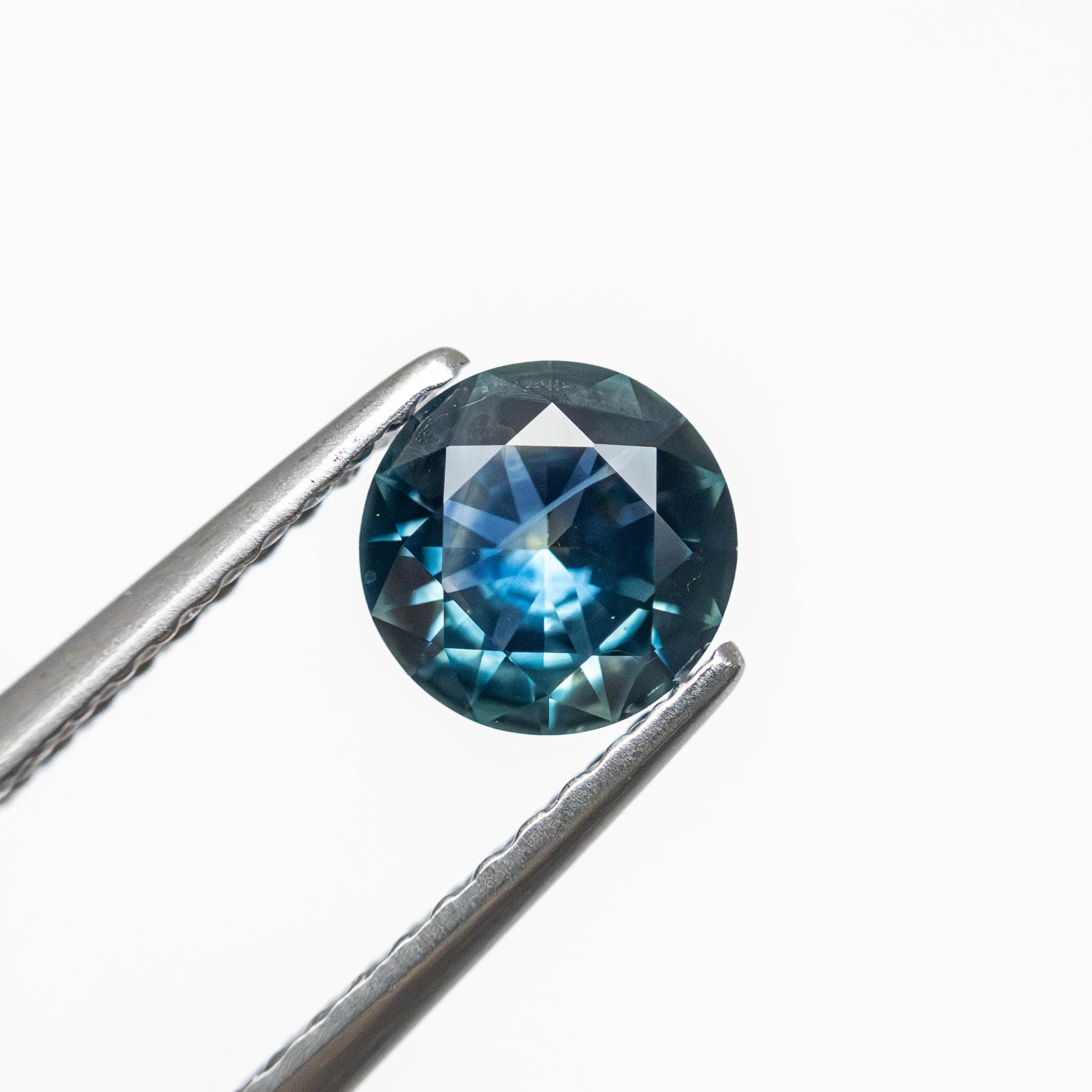 0.66ct 5.61x5.66x2.86mm Round Brilliant Sapphire 19942-51