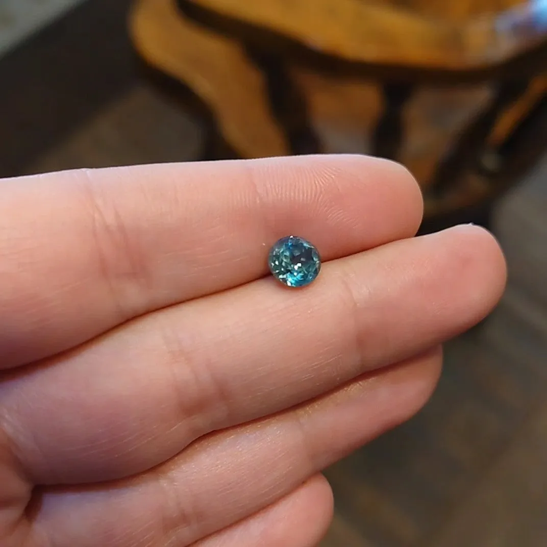 1.91ct STUNNING HEATED MONTANA SAPPHIRE