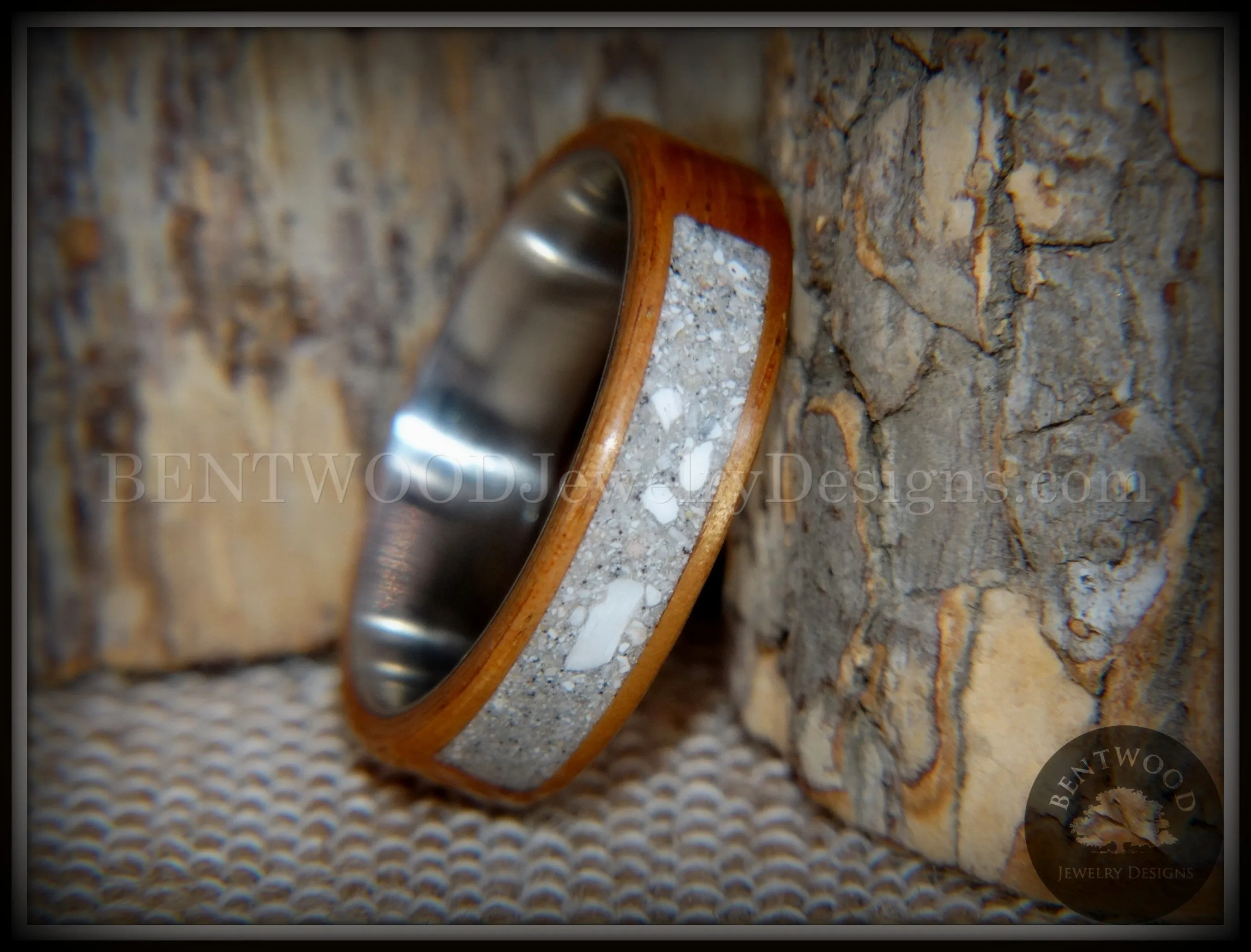 Bentwood Ring - Pillar Light Koa Wood Cremation Ash Inlay Titanium Core