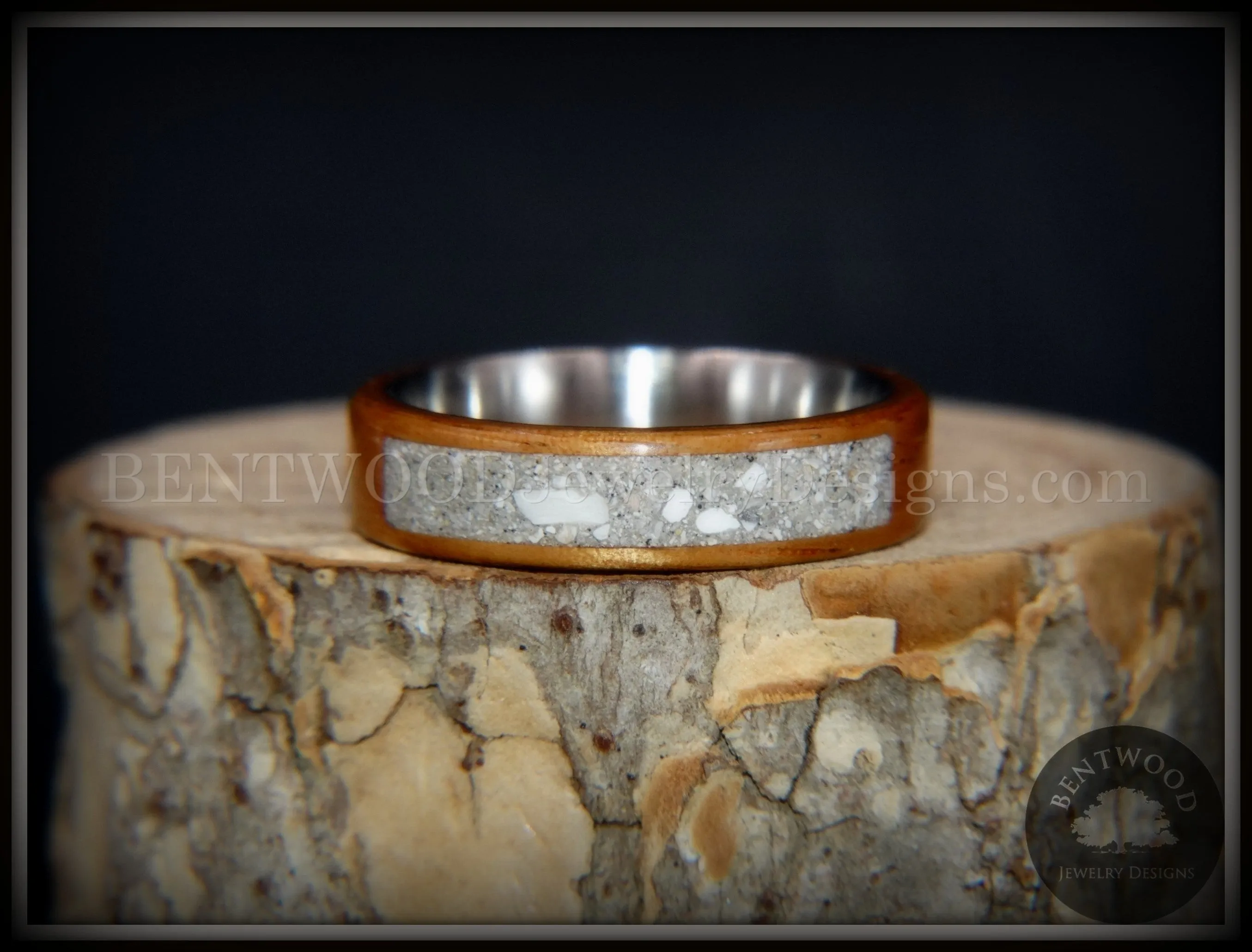 Bentwood Ring - Pillar Light Koa Wood Cremation Ash Inlay Titanium Core