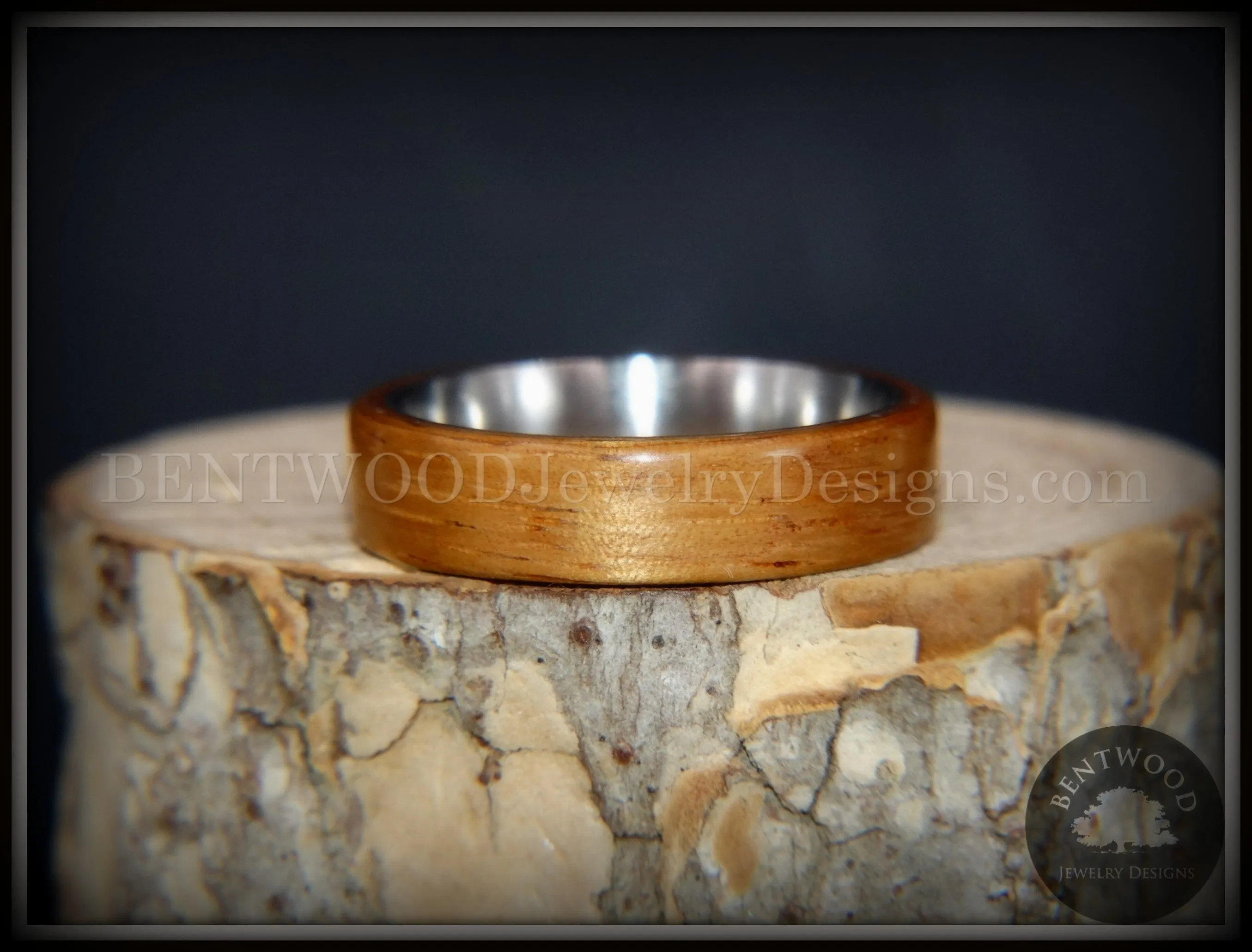 Bentwood Ring - Pillar Light Koa Wood Cremation Ash Inlay Titanium Core