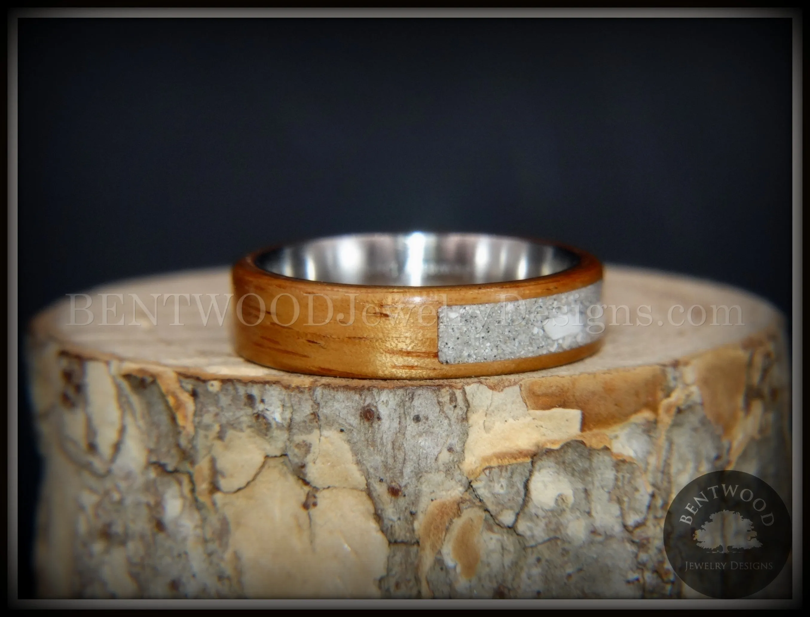 Bentwood Ring - Pillar Light Koa Wood Cremation Ash Inlay Titanium Core