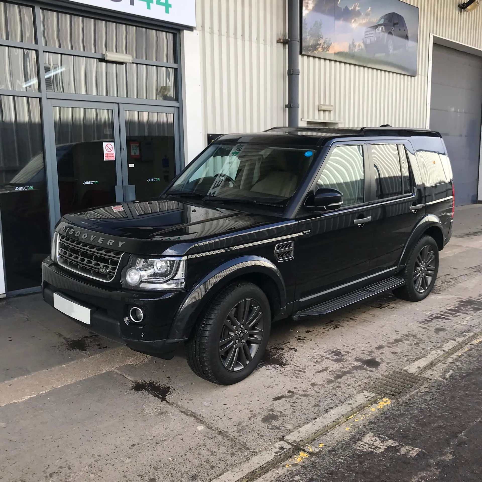 Black OE Style Side Steps for Land Rover Discovery 3 and 4