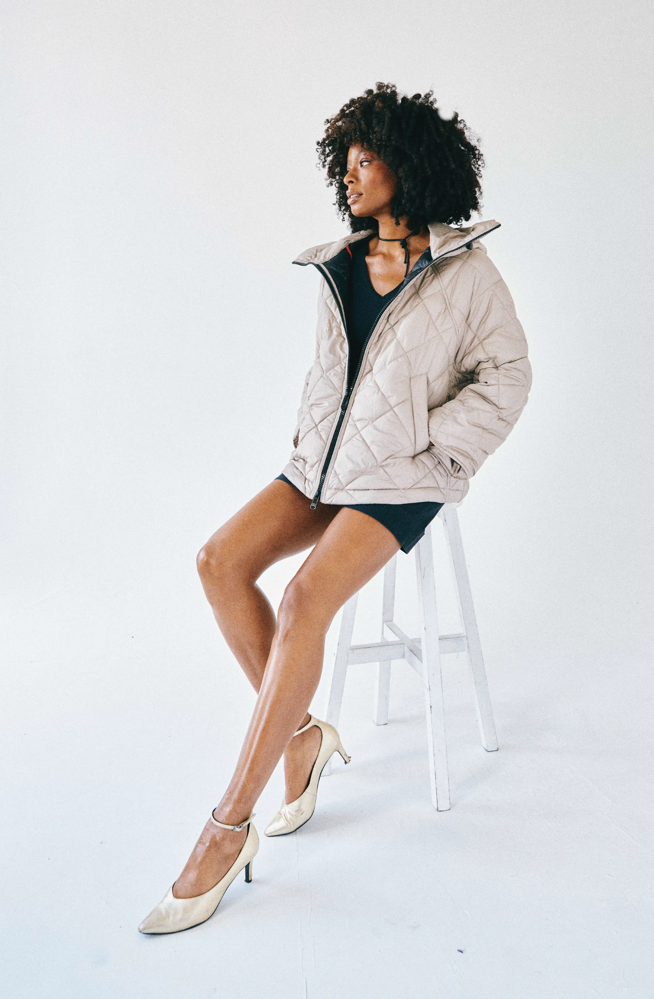 PRINCEDALE short beige cape puffer jacket